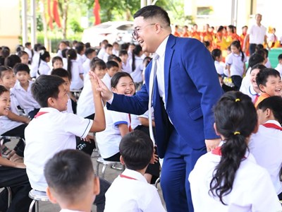 Đưa tiếng Anh đến gần hơn với học sinh vùng cao, biên giới, hải đảo