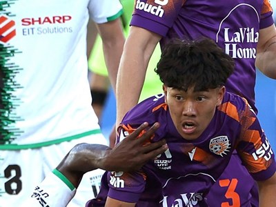 Khoa Ngo trở thành cầu thủ gốc Việt đầu tiên thi đấu tại giải VĐQG Australia