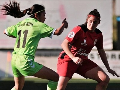 Huỳnh Như tạo tuyệt phẩm đá phạt tại châu Âu