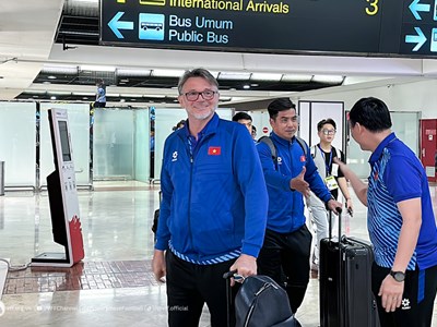 Báo Indonesia đưa tin ôngTroussier sắp tái xuất bên cạnh HLV Shin Tae-yong