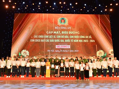 150 học sinh tiêu biểu tham gia “Trại hè yêu thương” tại Khu du lịch quốc tế Đồi Rồng