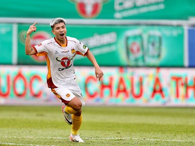 Tuyển Việt Nam bổ sung Thanh Bình thay Văn Tùng 