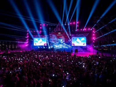 “Nụ hôn” Vinhomes Royal Island đánh thức “nàng công chúa” ngủ yên nơi đất Cảng