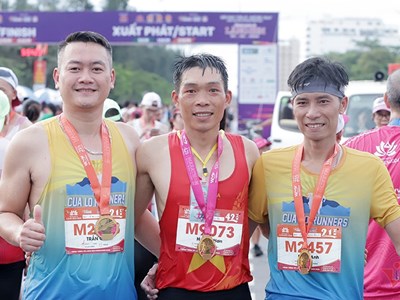 Hoàng Văn Hơn, Nguyễn Thị Oanh vô địch Giải marathon Hành trình về Làng Sen 2024