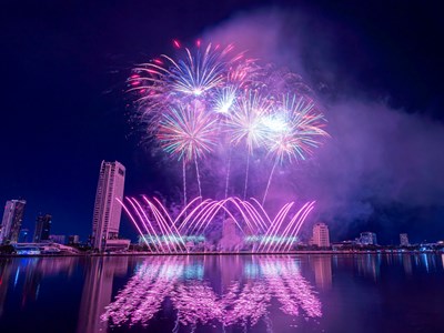 DIFF 2024: Ý – Mỹ và cuộc chiến của hai “gia tộc” pháo hoa có tuổi đời hàng trăm năm