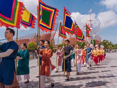 Chuỗi sự kiện văn hóa ba miền chính thức khai hội mùa hè tại VinWonders Nam Hội An