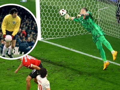 Thủ môn Thổ Nhĩ Kỳ tái hiện pha cản phá huyền thoại ở World Cup 1970