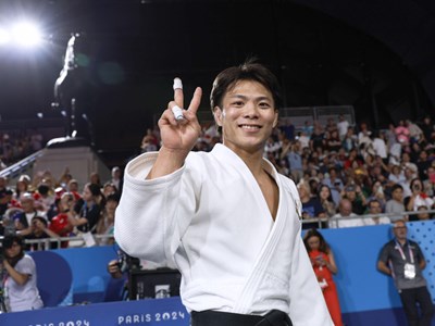 Vượt qua Australia, Nhật Bản vươn lên dẫn đầu bảng xếp hạng