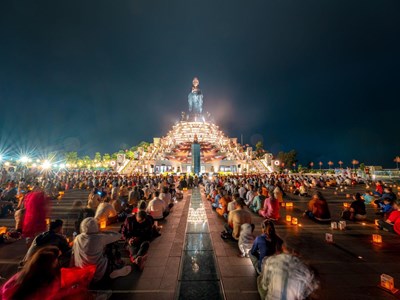 Hàng ngàn du khách tìm về núi Bà Đen để đón mùa Vu Lan báo hiếu