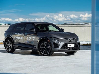 Tháng Ngâu, khách Việt vẫn “rần rần” chốt cọc VinFast VF 7 để hưởng ưu đãi chồng ưu đãi 