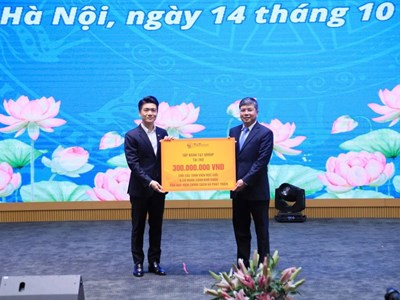 T&T Group tiếp tục trao học bổng tiếp sức sinh viên Học viện Chính sách và Phát triển