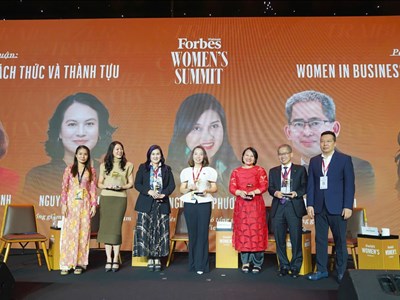 Các lãnh đạo nữ chia sẻ về sự thay đổi về và vai trò lãnh đạo nữ trong doanh nghiệp