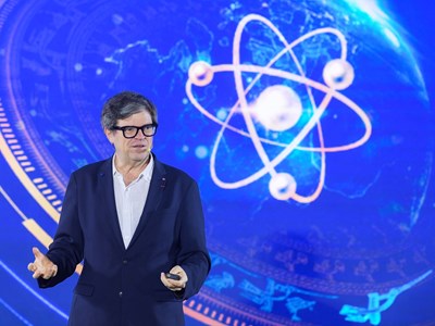 Bố già AI LeCun: AI sẽ thông minh hơn khi được dạy về cách thế giới vận hành