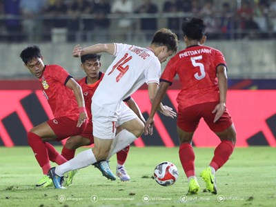 Tiền vệ Hoàng Đức: “Tôi thi đấu chưa tốt“