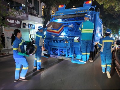 Urenco thí điểm mô hình thu gom rác cơ giới hóa trực tiếp tại Hà Nội