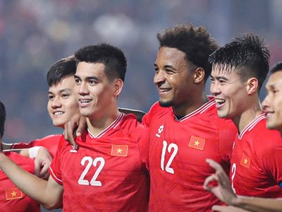 Highlight Việt Nam vs Singapore: Song sát Xuân Son-Tiến Linh tiếp tục bùng nổ