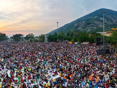 Núi Bà Đen chính thức khai mạc Hội xuân, hàng trăm người tìm đến núi thiêng 