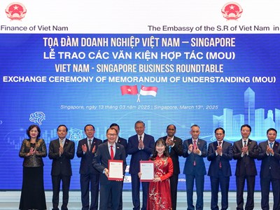 Trường Đại học VinUni và Đại học NTU - Singapore ký kết hợp tác liên minh chiến lược