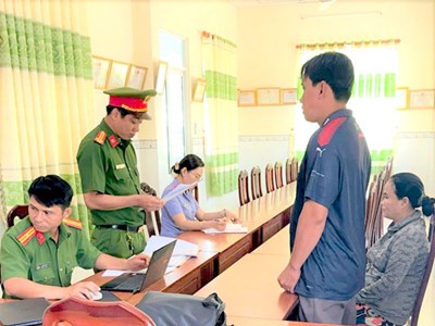 Khởi tố vụ án buôn bán sách giáo khoa giả trị giá hơn 1,3 tỉ đồng