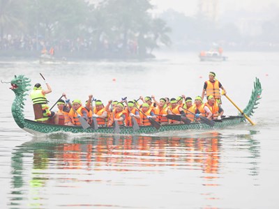 Tái hiện nét đẹp thể thao truyền thống qua Giải bơi chải Việt Trì mở rộng