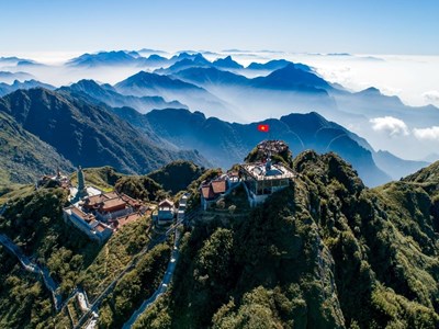 Chào hè mát lạnh trên nóc nhà Đông Dương với combo ưu đãi vé cáp treo và buffet tối chỉ từ 800k