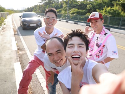 Anh tài” Tiến Luật bất ngờ trước độ “trâu” của pin VinFast VF 7, khẳng định tự hào về thương hiệu Việt