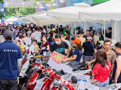 Nhiều người dân Thủ đô sẵn sàng “đổi xăng lấy điện” cùng VinFast