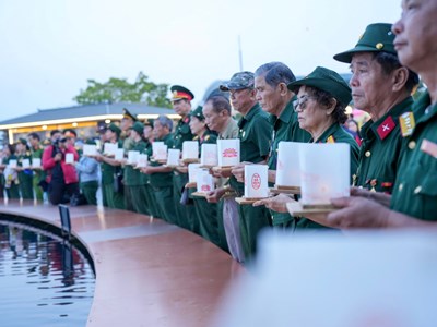 Núi Bà Đen tổ chức dâng đăng tưởng nhớ các anh hùng liệt sĩ ngày 27.7