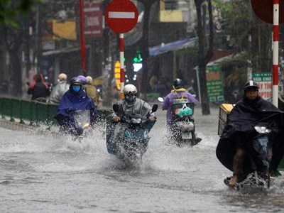 Dự báo thời tiết 17.8: Mưa lớn trên cả nước, Hà Nội có nơi mưa rất to