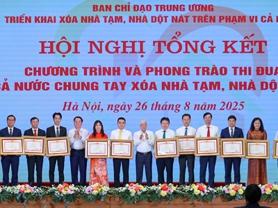 SHB vinh dự nhận Bằng khen của Thủ tướng vì những đóng góp tích cực trong chương trình xóa nhà tạm, dột nát