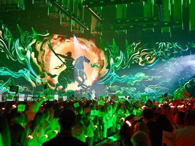 Giữa Mạc Tư Khoa nghe “Tre xanh, xanh tự bao giờ…”