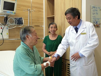 Thoát nhồi máu cơ tim nhờ kỹ thuật bóng phủ thuốc: Hy vọng mới cho người bệnh mạch vành tái hẹp