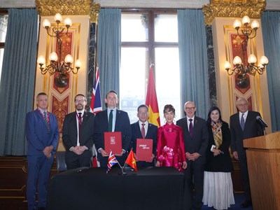 Vietjet và Rolls-Royce ký kết hợp đồng động cơ Trent 7000 trị giá 3,8 tỷ Đô la Mỹ trong chuyến thăm Vương quốc Anh của Tổng bí thư Tô Lâm