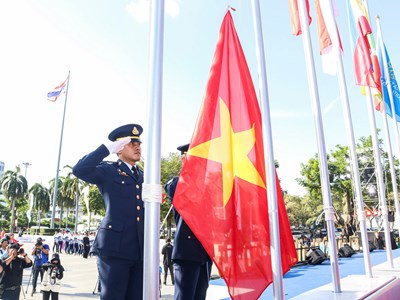 Xúc động và tự hào Quốc kỳ Việt Nam tung bay tại Lễ thượng cờ SEA Games 33