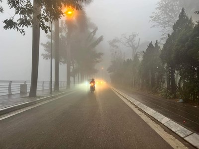 Dự báo thời tiết 24.12: Bắc Bộ sương mù, Nam Bộ mưa dông