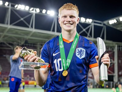 Tin chuyển nhượng ngày 4.1: Real Madrid tìm nhạc trưởng mới, Man United theo đuổi Baleba