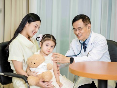 GS.TS.BS Phạm Nhật An: Chuyên gia Nhi khoa đầu ngành và triết lý “chăm sóc trẻ không chỉ là chữa bệnh”