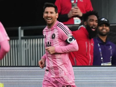 Lionel Messi chạm mốc 900 bàn thắng