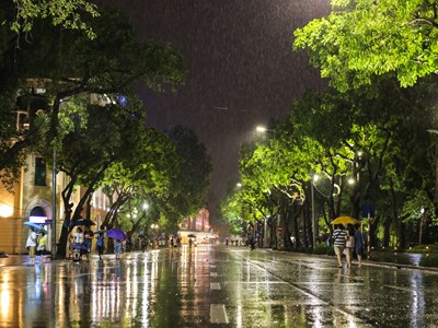 Dự báo thời tiết 20.3: Hà Nội đêm mưa, TP.HCM nắng nóng