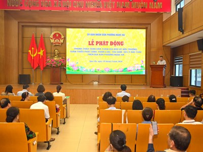 Phát động phong trào phân loại rác tại nguồn ở phường Ngọc Hà