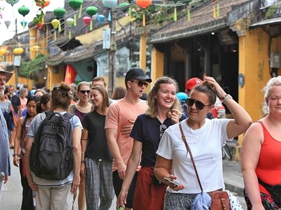 Điểm tin du lịch ngày 7.4: Việt Nam lập kỷ lục đón khách quốc tế và bánh mì được CNN vinh danh