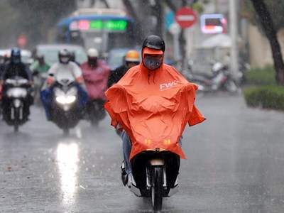 Thời tiết hôm nay 17.4: Hà Nội cục bộ có nơi mưa to