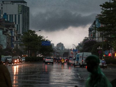 Thời tiết hôm nay 19.4: Bắc Bộ mưa dông, Nam Bộ nắng nóng