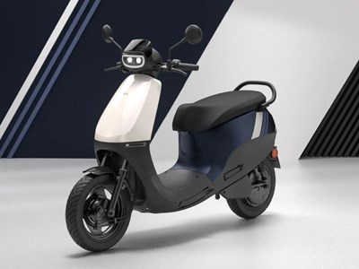 Ra mắt xe máy điện đi hơn 300km/lần sạc