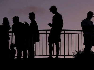 (Bài 3) Thế giới tăng tốc dựng “hàng rào số”