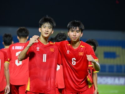 U17 Việt Nam vô địch: Dấu ấn HLV Roland và “hệ sinh thái” CLB Hà Nội