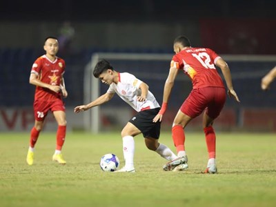 Highlight Hà Tĩnh vs CA TP.HCM: Bàn thắng vàng giữa mưa lớn