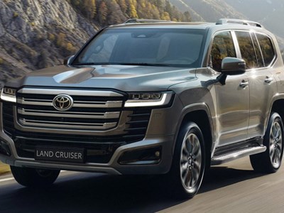 Toyota LC300 hybrid: Chưa kịp ra mắt đã “loạn” giá