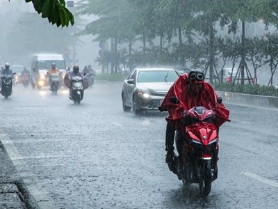 Thời tiết hôm nay 8.5: Hà Nội mưa to, TP. HCM nắng nóng