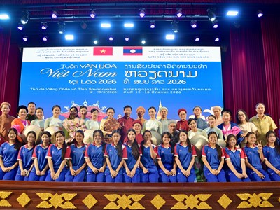 Đêm thăng hoa và lời tạ từ của rối Việt trên đất Lào
